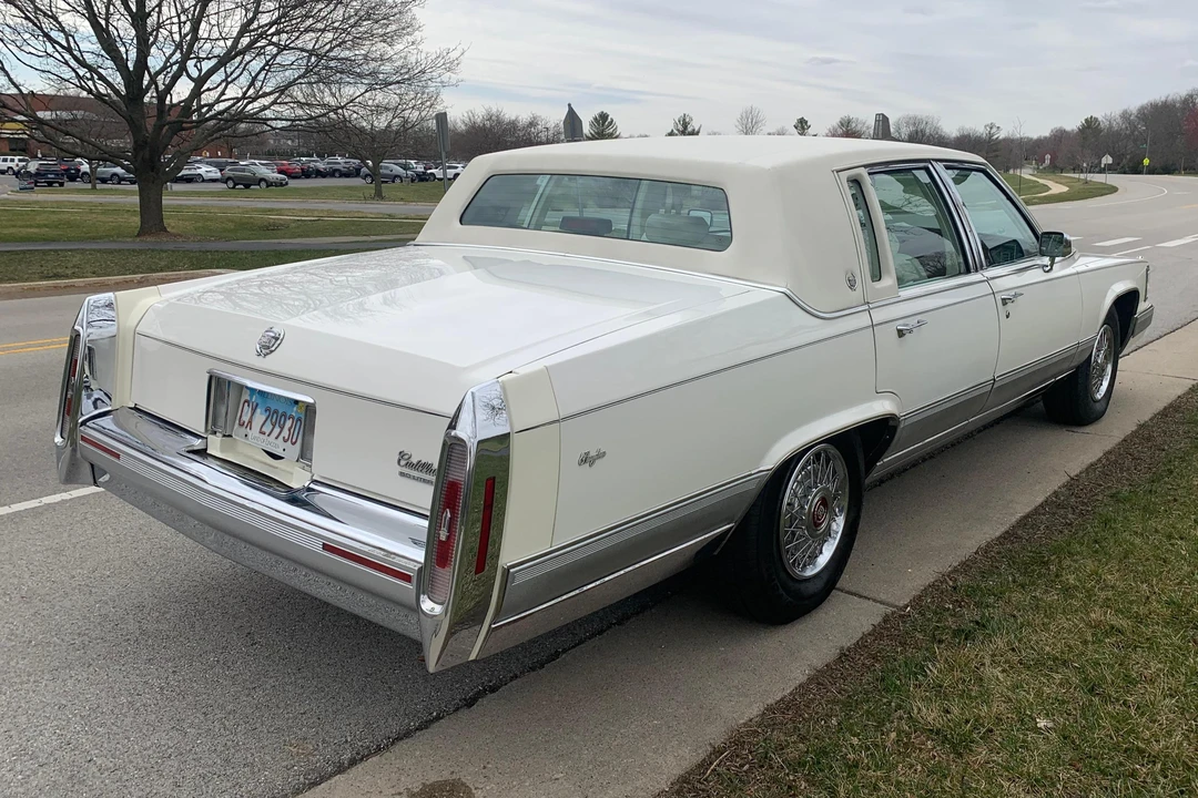 1992 Cadillac Brougham - Image 4 of 31