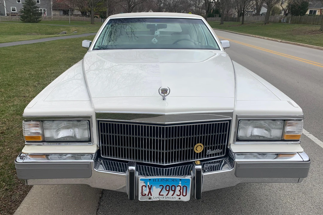 1992 Cadillac Brougham - Image 2 of 31