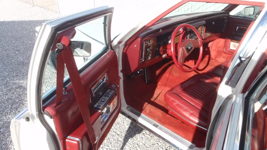 1992 Cadillac Brougham - Image 10 of 15