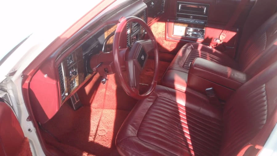 1992 Cadillac Brougham - Image 11 of 15