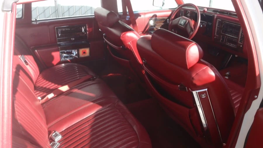 1992 Cadillac Brougham - Image 12 of 15