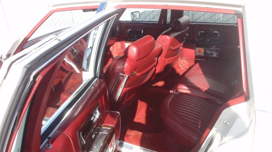 1992 Cadillac Brougham - Image 13 of 15