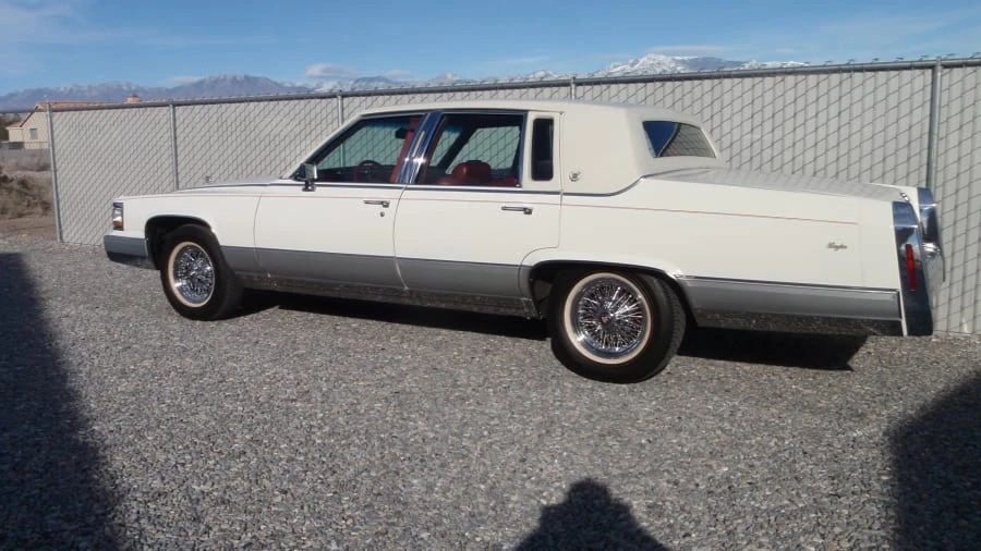 1992 Cadillac Brougham - Image 9 of 15