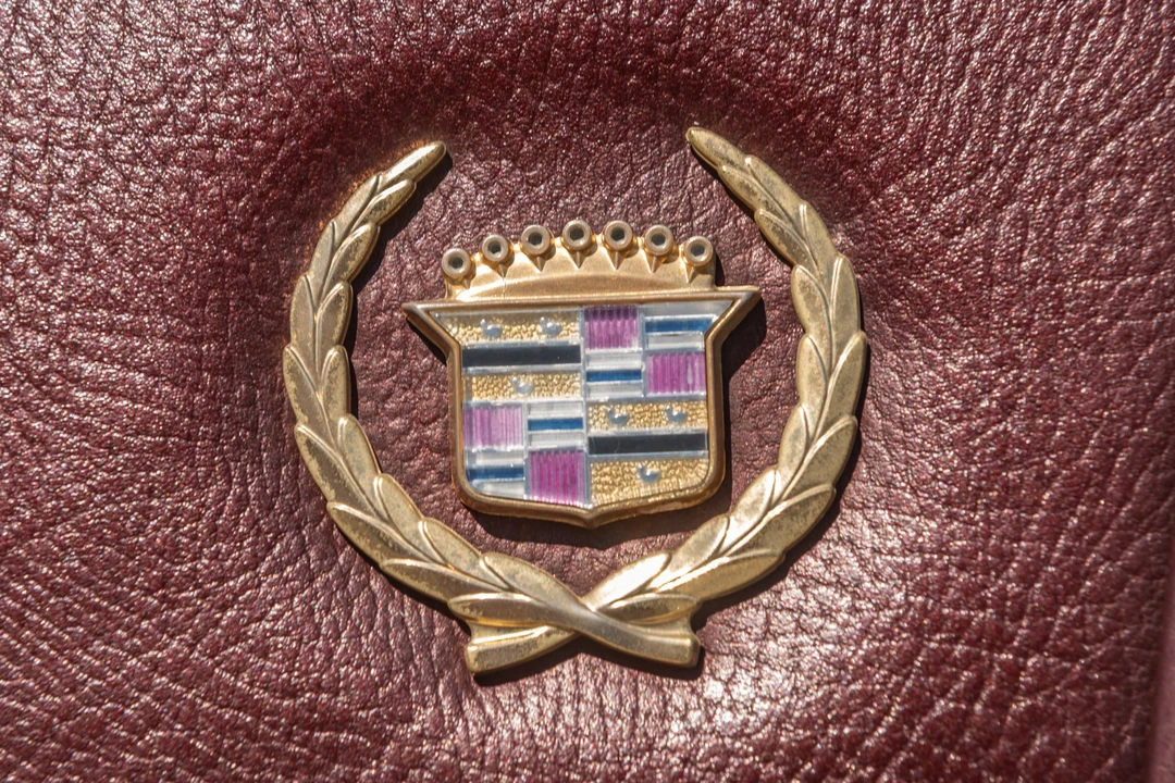 1992 Cadillac Brougham - Image 30 of 31