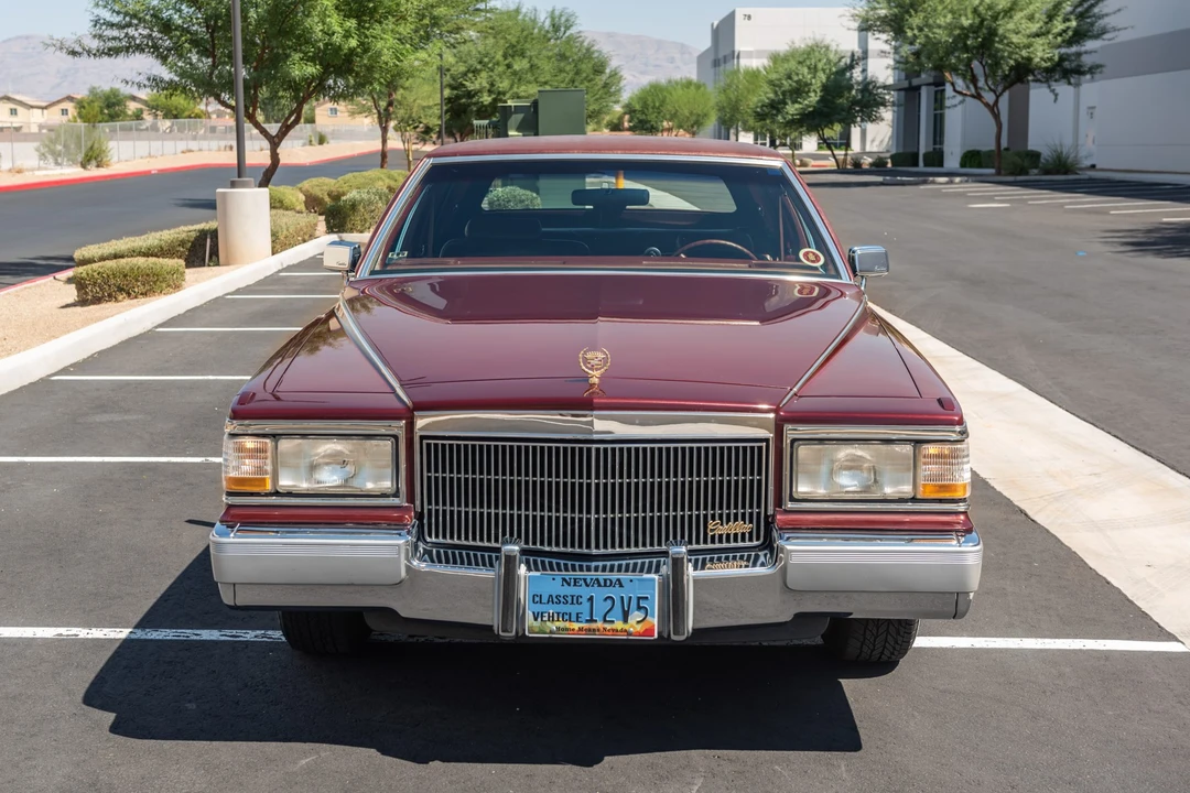 1992 Cadillac Brougham - Image 10 of 31