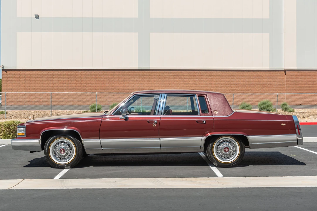 1992 Cadillac Brougham - Image 9 of 31