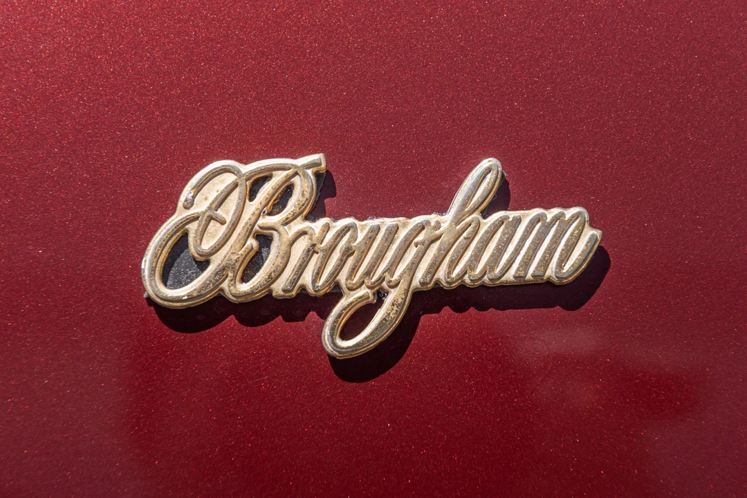 1992 Cadillac Brougham - Image 29 of 31