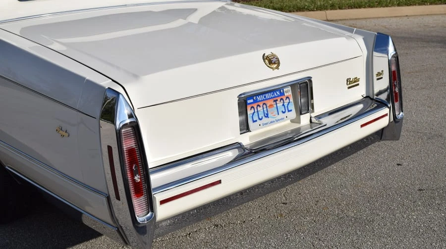 1992 Cadillac Brougham - Image 10 of 12
