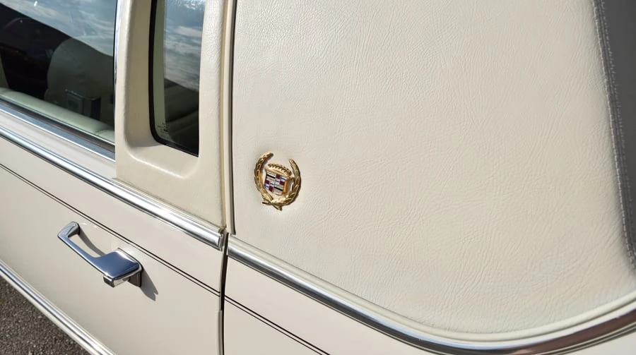 1992 Cadillac Brougham - Image 11 of 12