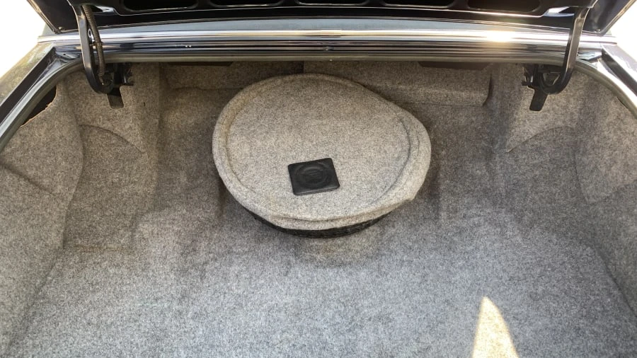 1992 Cadillac Brougham - Image 19 of 24