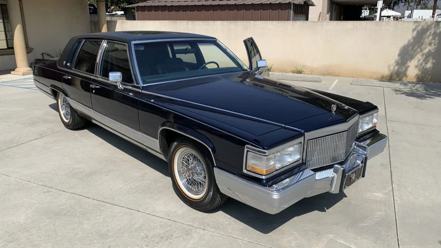 1992 Cadillac Brougham - Image 23 of 24