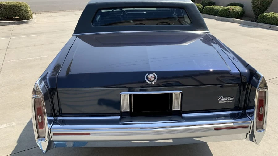 1992 Cadillac Brougham - Image 18 of 24