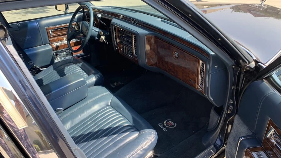 1992 Cadillac Brougham - Image 7 of 24