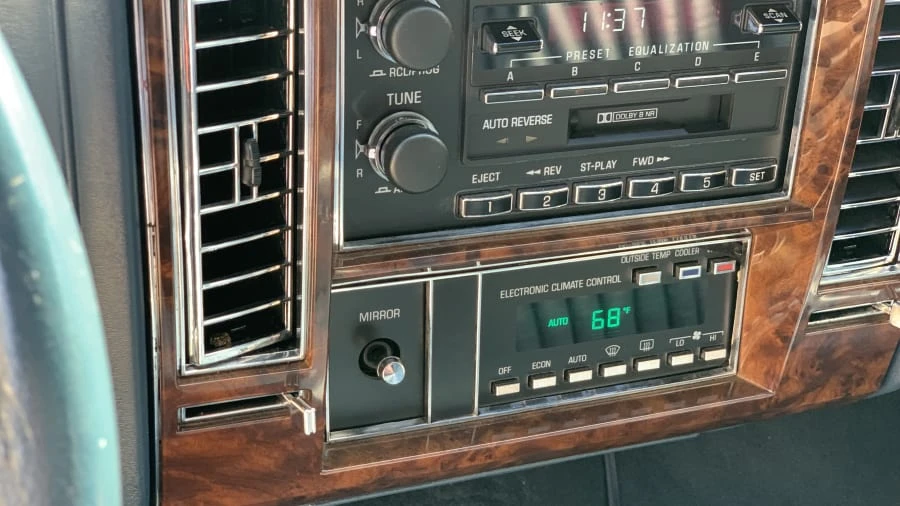 1992 Cadillac Brougham - Image 5 of 24