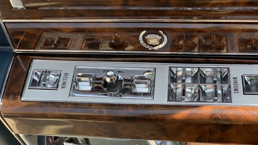 1992 Cadillac Brougham - Image 6 of 24