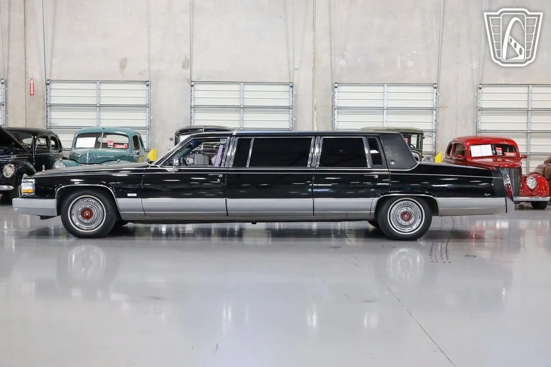 1992 Cadillac Brougham - Image 12 of 21