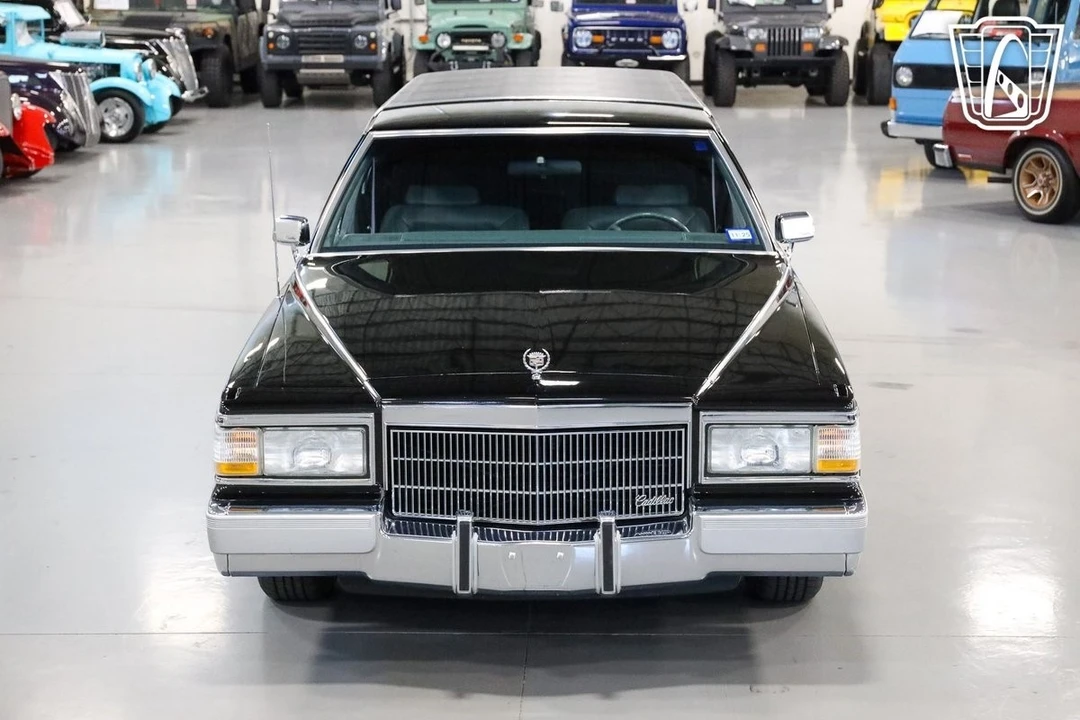 1992 Cadillac Brougham - Image 4 of 12
