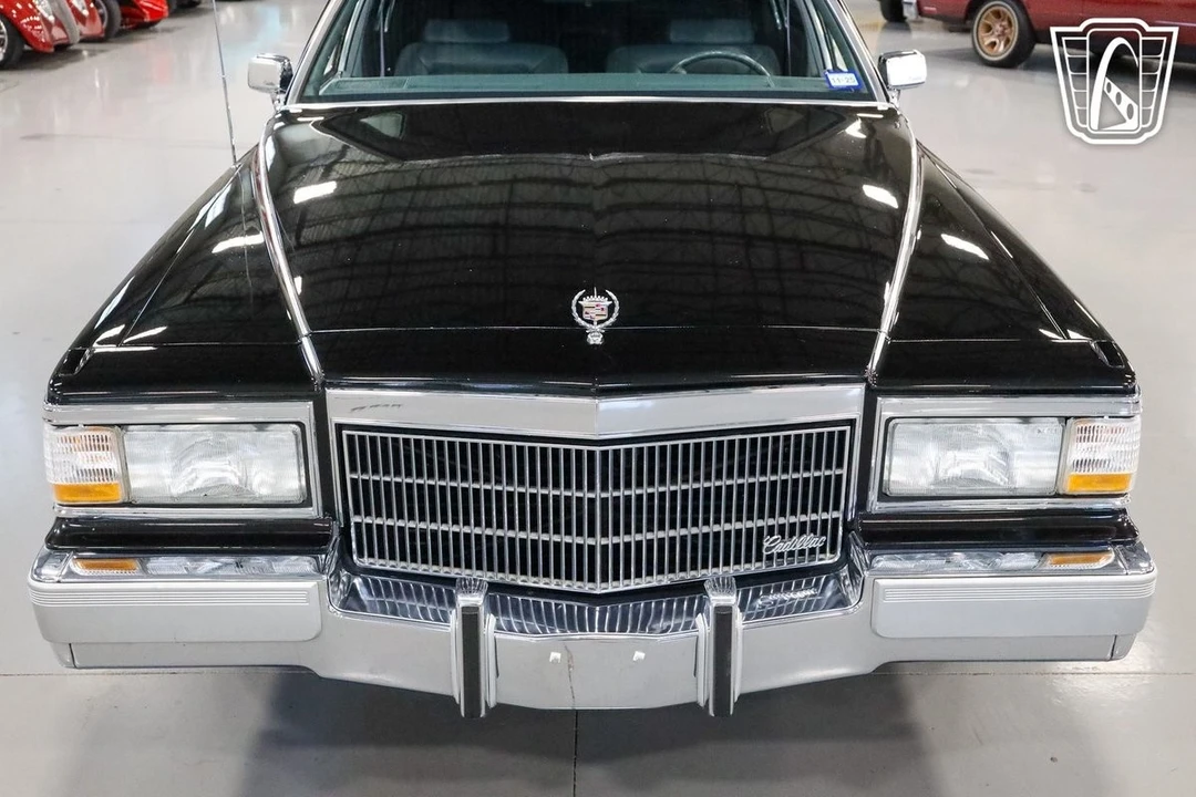 1992 Cadillac Brougham - Image 8 of 21