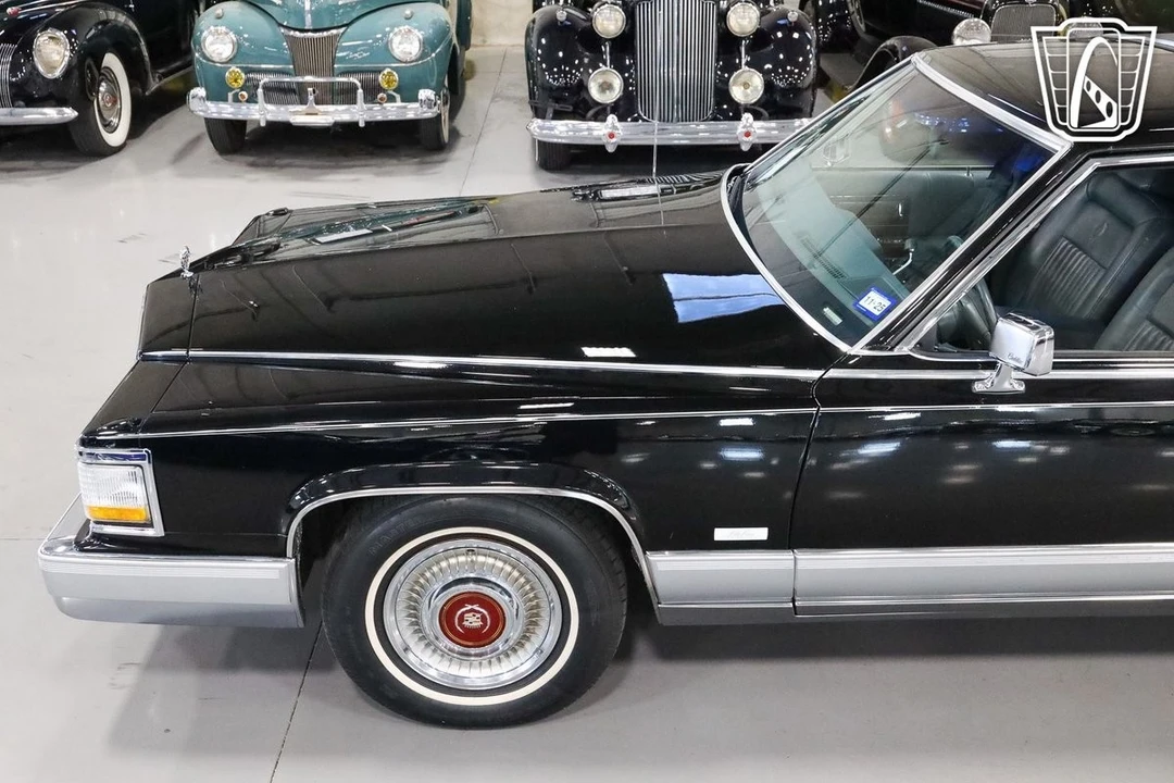1992 Cadillac Brougham - Image 14 of 21