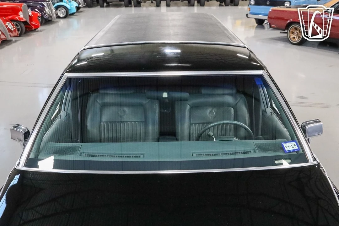 1992 Cadillac Brougham - Image 7 of 21