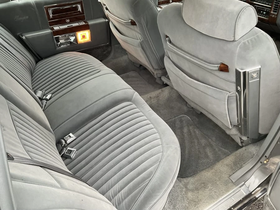 1992 Cadillac Brougham - Image 13 of 18