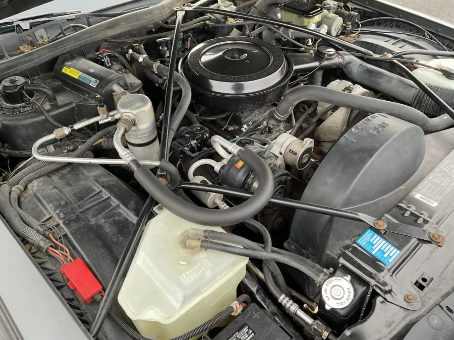 1992 Cadillac Brougham - Image 16 of 18