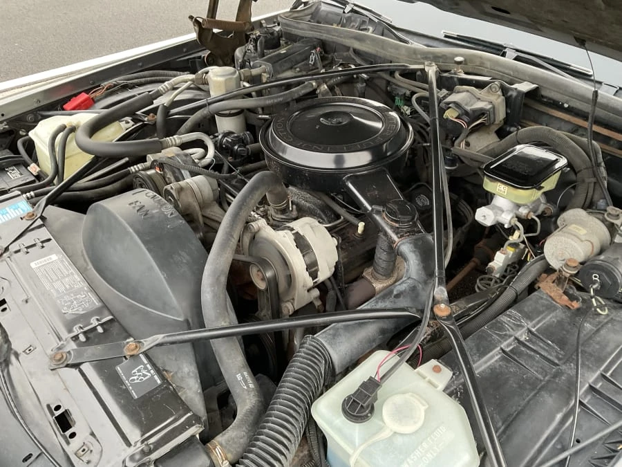 1992 Cadillac Brougham - Image 17 of 18