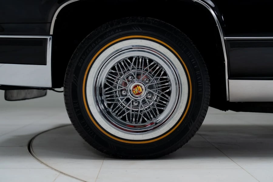 1992 Cadillac Brougham - Image 15 of 31