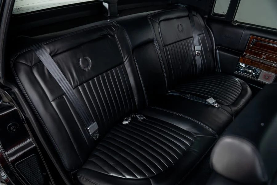 1992 Cadillac Brougham - Image 25 of 31