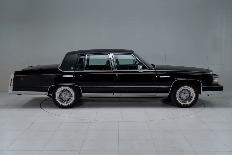 1992 Cadillac Brougham - Image 2 of 31
