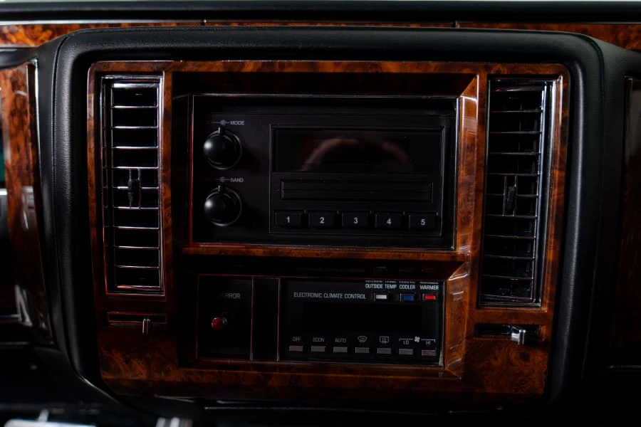 1992 Cadillac Brougham - Image 31 of 31