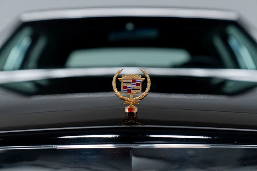 1992 Cadillac Brougham - Image 10 of 31
