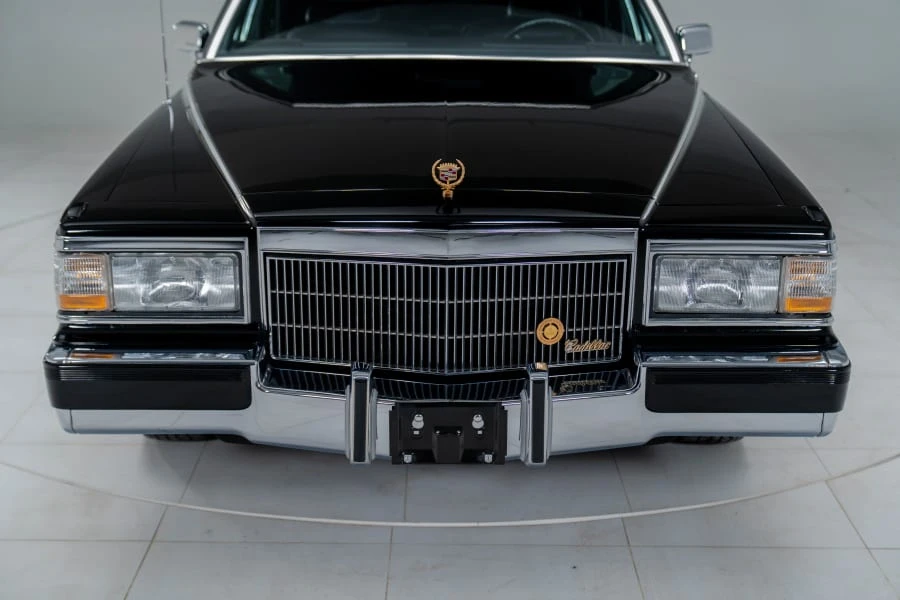 1992 Cadillac Brougham - Image 9 of 31
