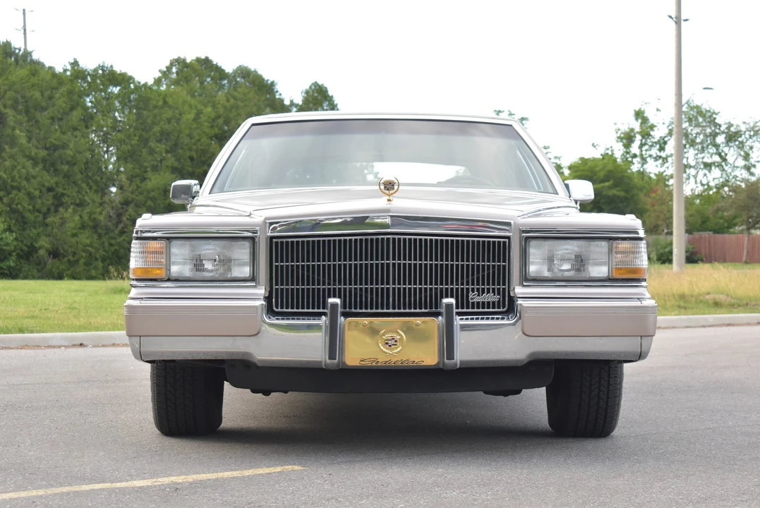 1992 Cadillac Brougham - Image 5 of 31