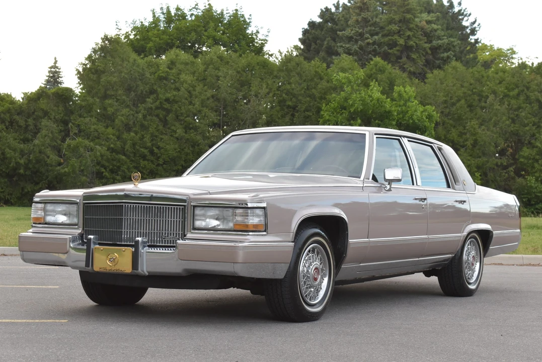 1992 Cadillac Brougham - Image 2 of 31