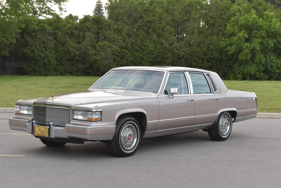 1992 Cadillac Brougham - Image 18 of 31
