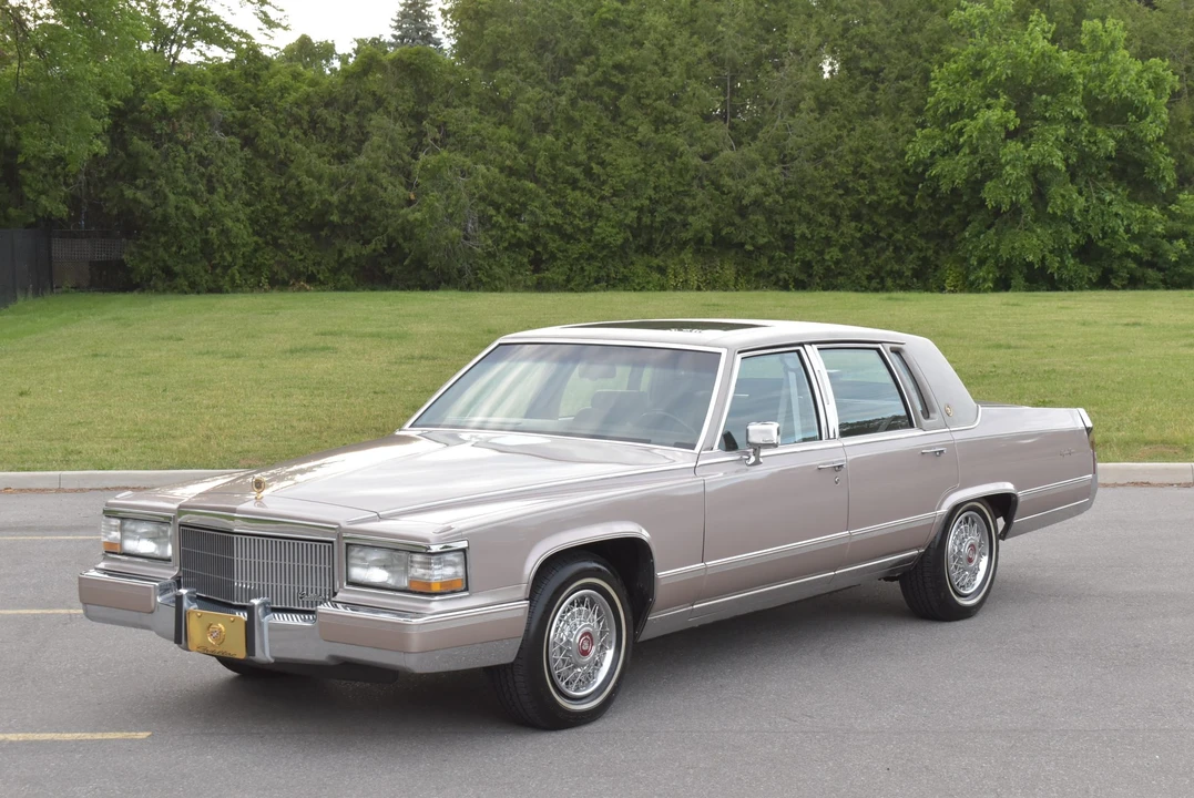 1992 Cadillac Brougham - Image 19 of 31