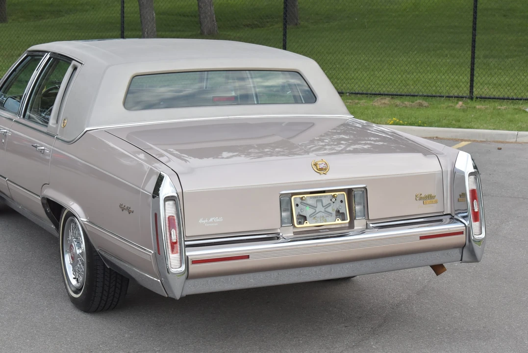 1992 Cadillac Brougham - Image 31 of 31