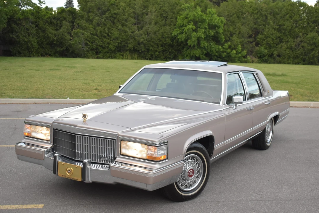 1992 Cadillac Brougham - Image 4 of 31