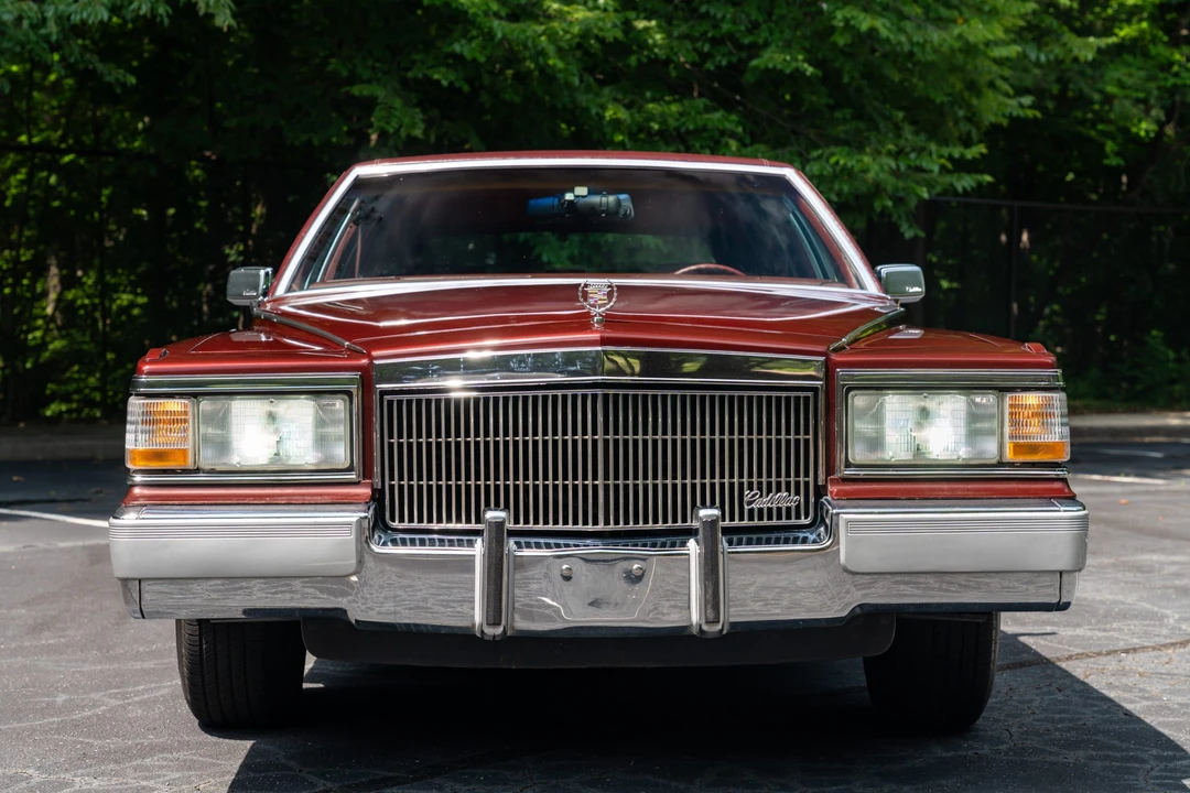 1992 Cadillac Brougham - Image 9 of 31