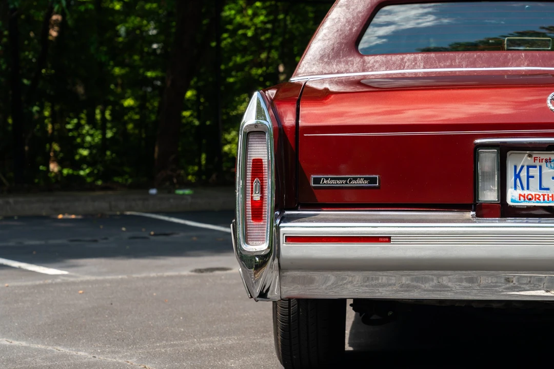 1992 Cadillac Brougham - Image 17 of 31
