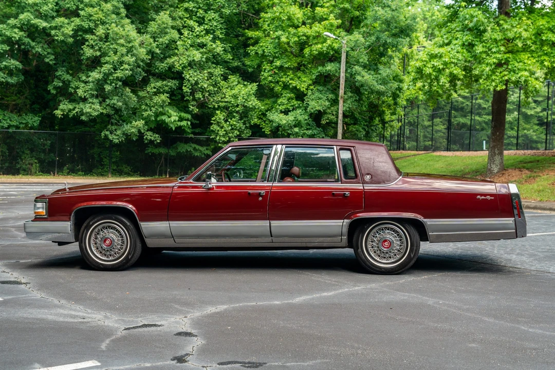 1992 Cadillac Brougham - Image 8 of 31