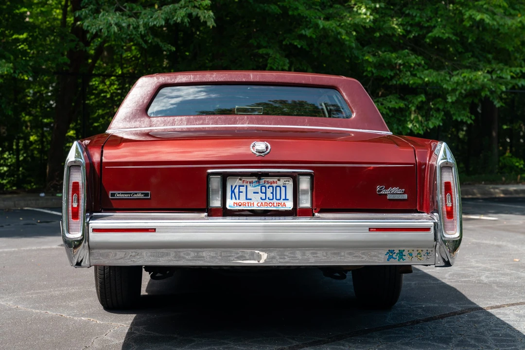 1992 Cadillac Brougham - Image 10 of 31
