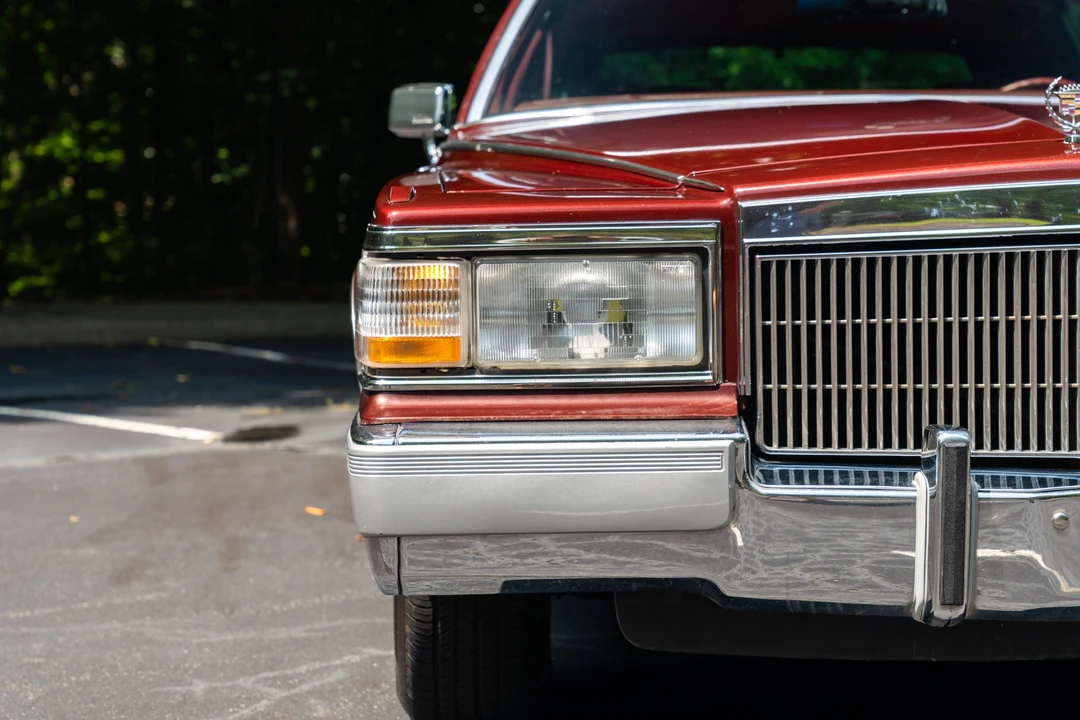 1992 Cadillac Brougham - Image 15 of 31