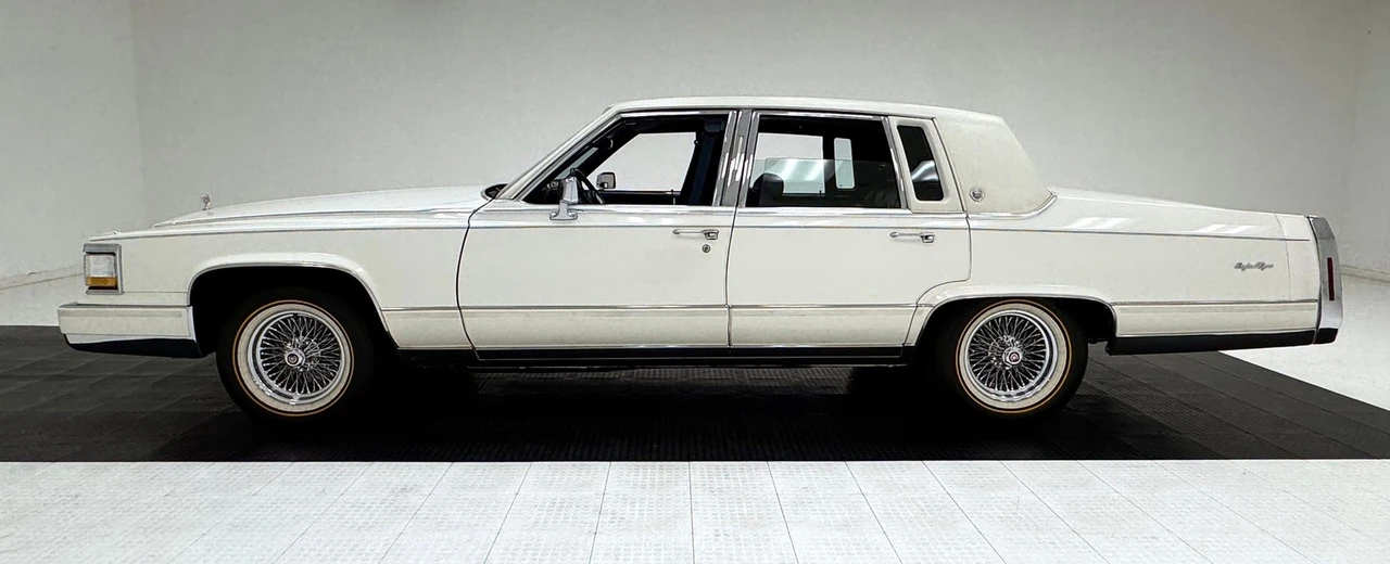 1992 Cadillac Brougham - Image 2 of 31
