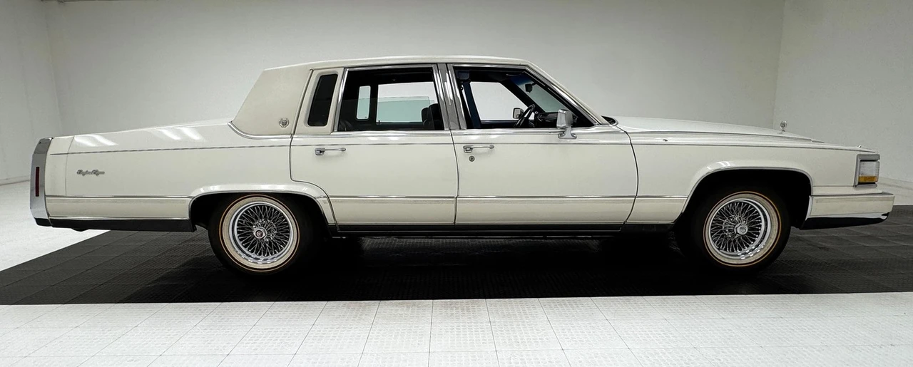 1992 Cadillac Brougham - Image 6 of 31