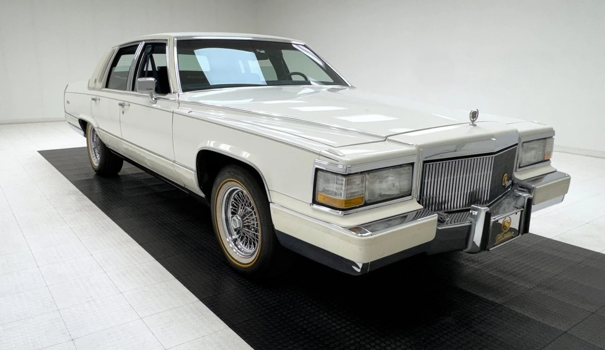 1992 Cadillac Brougham - Image 7 of 31