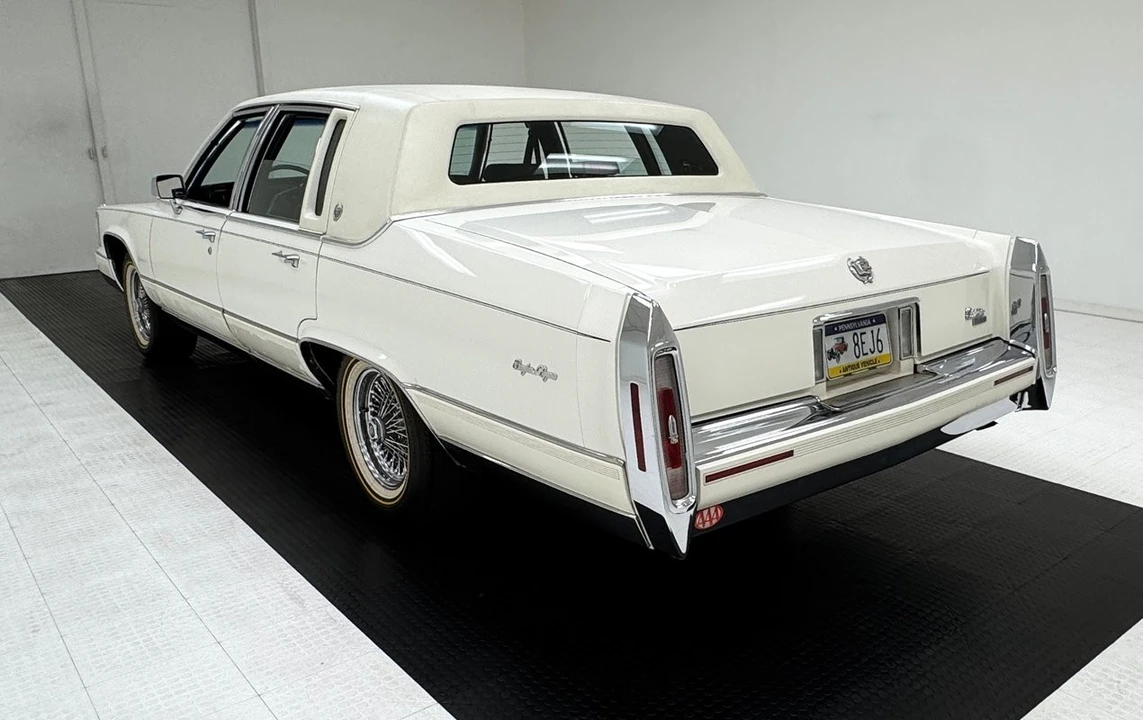 1992 Cadillac Brougham - Image 3 of 31