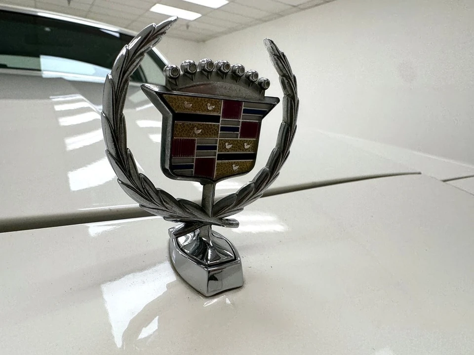 1992 Cadillac Brougham - Image 10 of 31