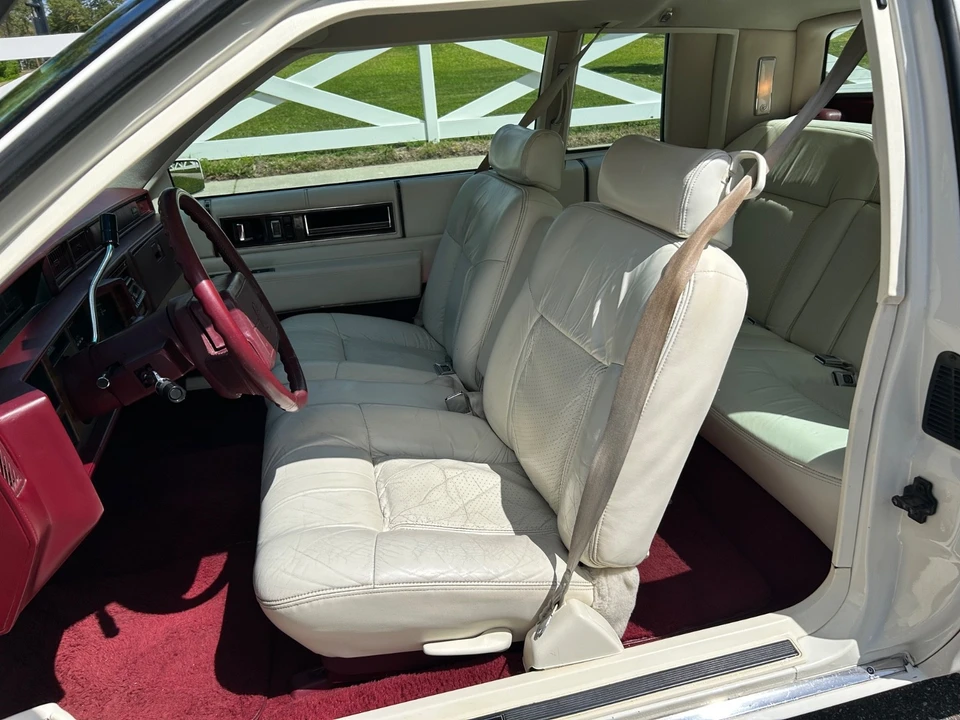 1992 Cadillac DeVille 6th Gen - Image 5 of 21